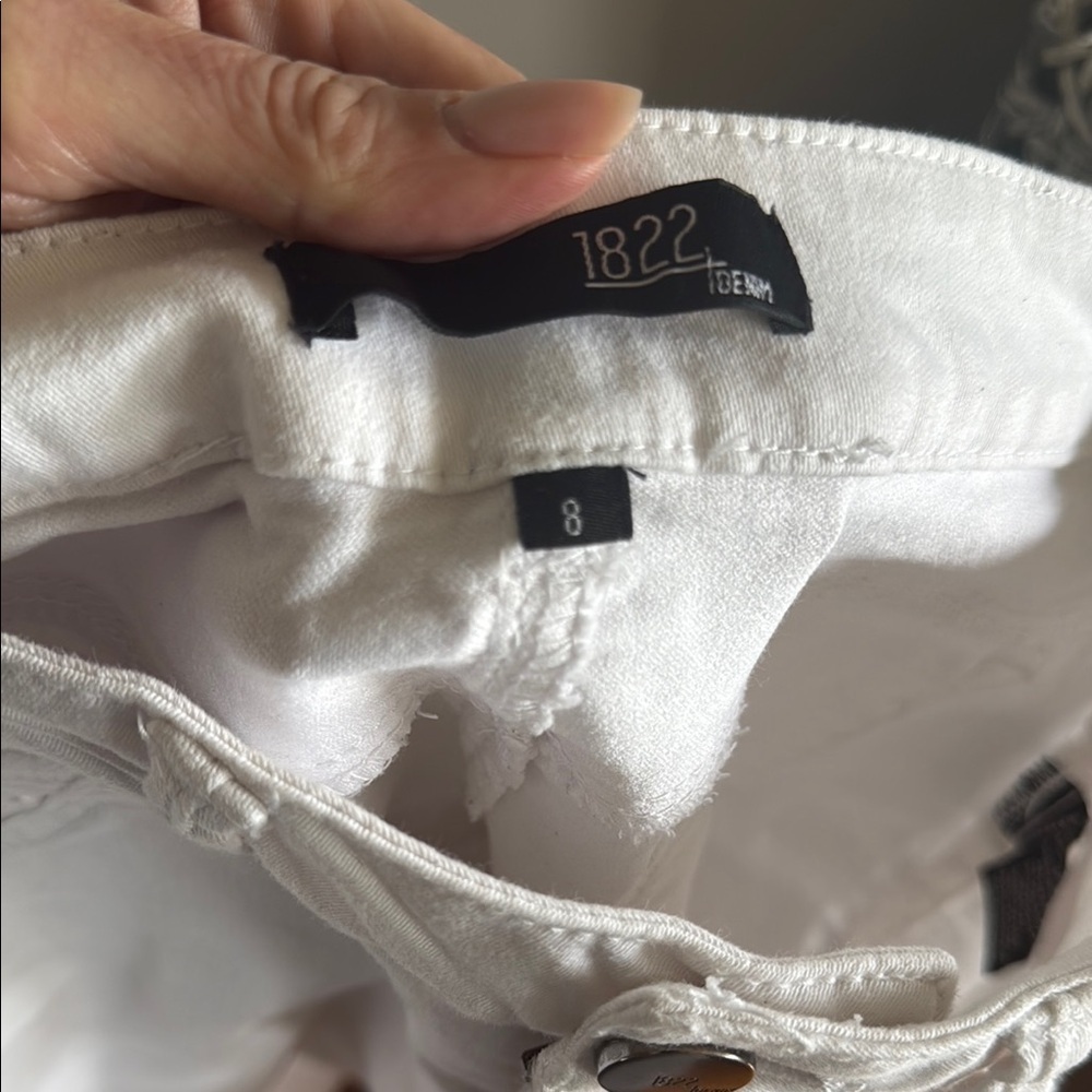Women's White Jeans - Picture 6 of 8